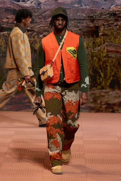 Look 43